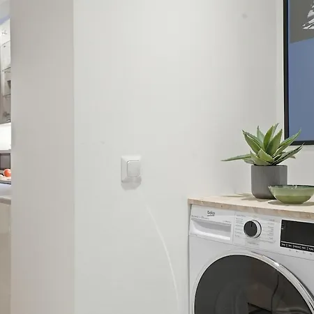 Nordic Deluxe - Renovated - - Air Conditioning - Wifi 아파트